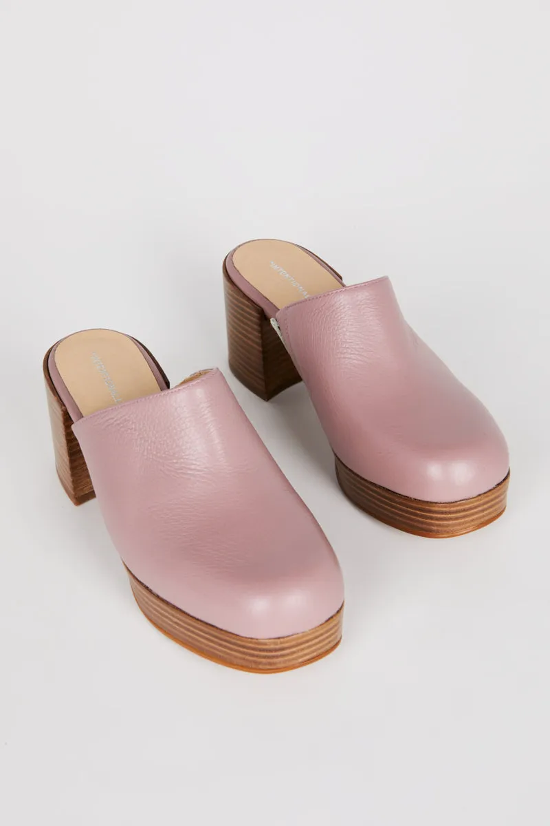 FACTS LEATHER PLATFORM CLOG